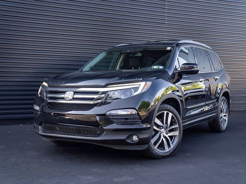 Used 2016 Honda Pilot Touring image 1