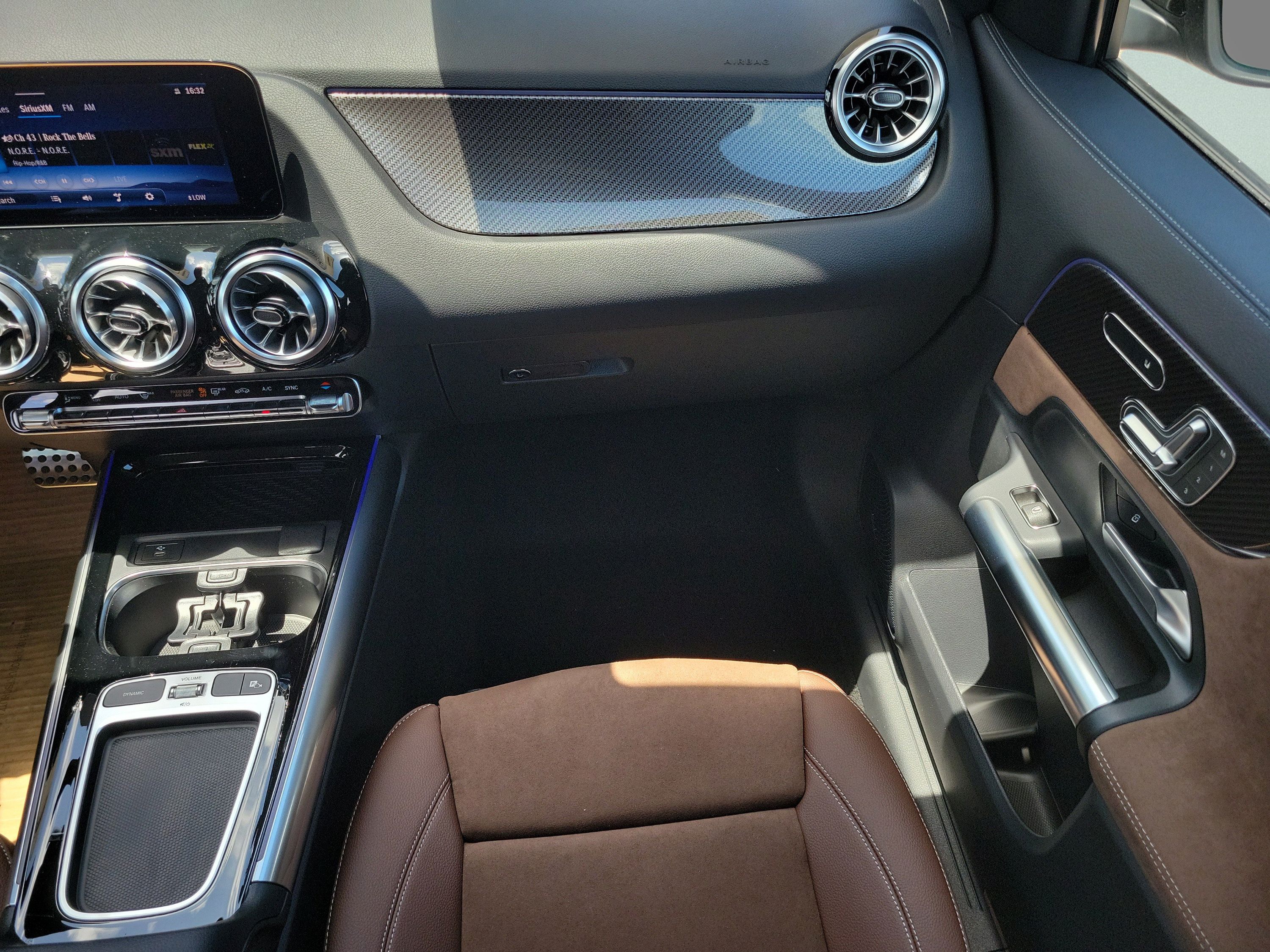 New 2026 Mercedes-Benz GLA 35 AMG 4MATIC image 15