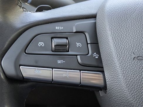 Certified 2024 Cadillac XT4 Premium Luxury image 28