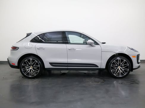 Used 2024 Porsche Macan AWD/4WD image 2