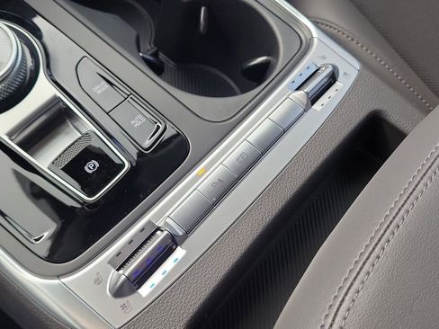 New 2026 Kia Carnival SX w/ SX Dark Edition Package FWD image 37