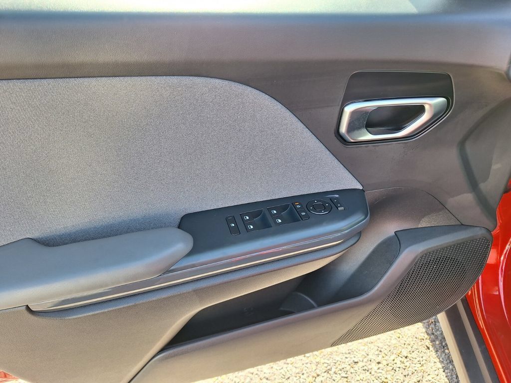 Used 2025 Kia K4 EX FWD image 28