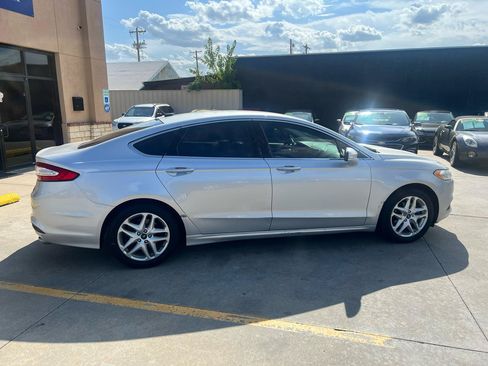 Used 2014 Ford Fusion SE w/ Equipment Group 202A FWD image 9