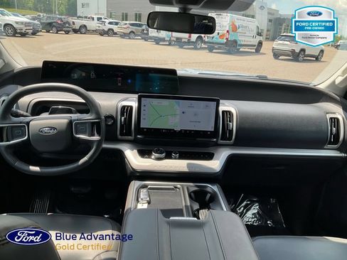 Used 2025 Ford Expedition Active AWD/4WD image 6