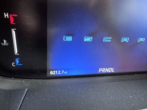 Used 2025 Ford Escape Active w/ Cold Weather Package AWD/4WD image 10