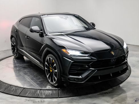 Used 2022 Lamborghini Urus AWD/4WD image 24