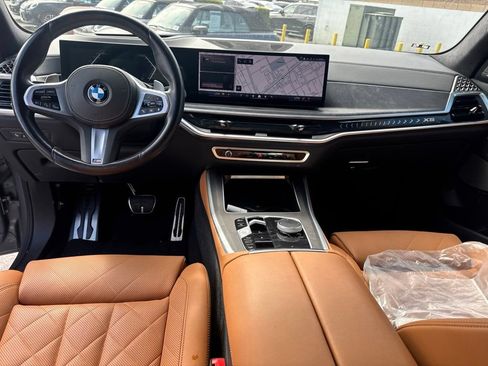 Used 2024 BMW X5 xDrive40i w/ M Sport Package AWD/4WD image 17