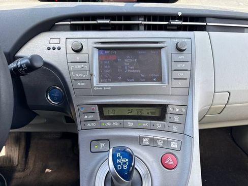 Used 2015 Toyota Prius Three FWD image 24