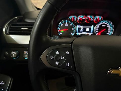 Used 2019 Chevrolet Suburban LT AWD/4WD image 16