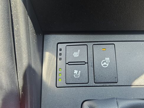 Certified 2025 Lexus IS 300 w/ Comfort Package RWD image 22