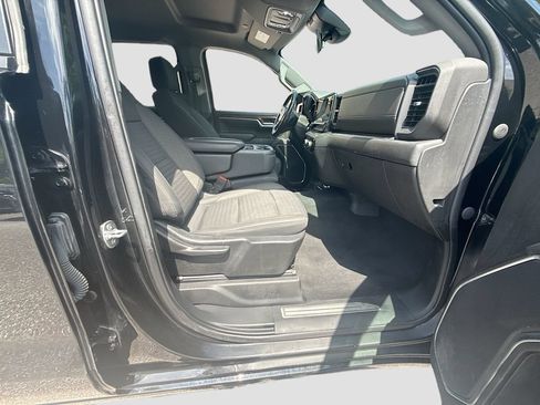 Used 2022 Chevrolet Silverado 1500 LT AWD/4WD image 31