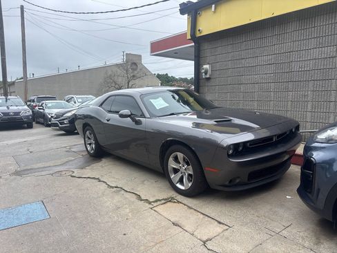 Used 2021 Dodge Challenger SXT RWD image 4