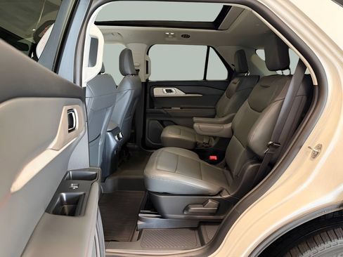 New 2026 Ford Explorer Active w/ Active Comfort Package AWD/4WD image 12