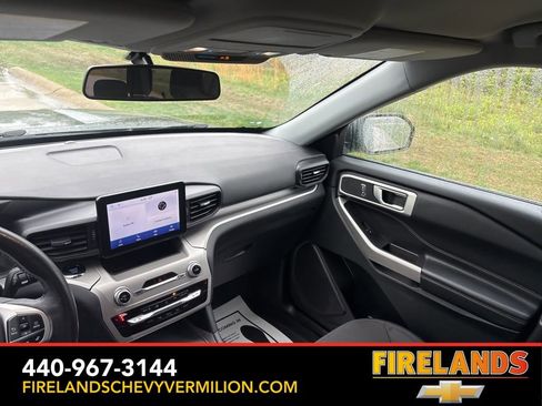 Used 2022 Ford Explorer XLT AWD/4WD image 50