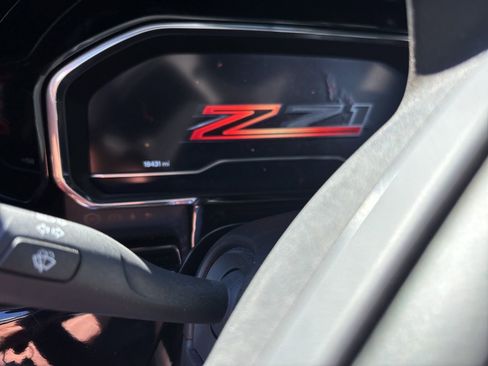 Used 2025 Chevrolet Silverado 2500 LTZ w/ LTZ Premium Package image 2