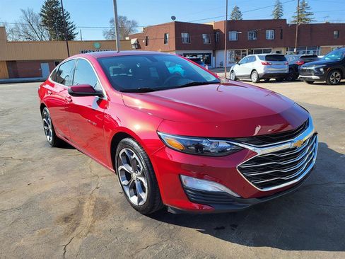 Used 2022 Chevrolet Malibu LT image 1