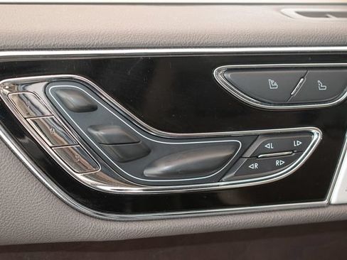 Used 2023 Lincoln Navigator Reserve AWD/4WD image 24