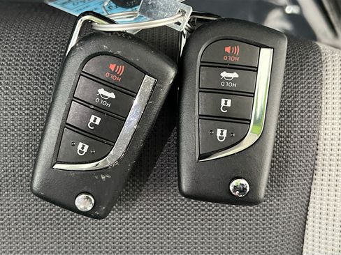 Used 2026 Toyota Corolla LE FWD image 34