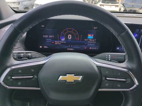 Used 2025 Chevrolet Traverse LT FWD image 32