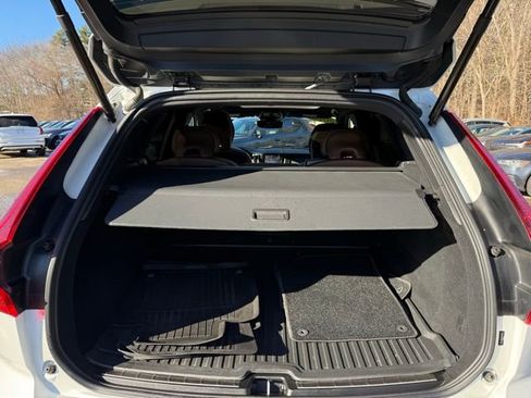 Certified 2023 Volvo XC60 B5 Plus w/ Climate Package image 27