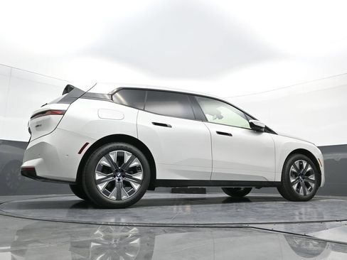 New 2026 BMW iX xDrive45 AWD/4WD image 28