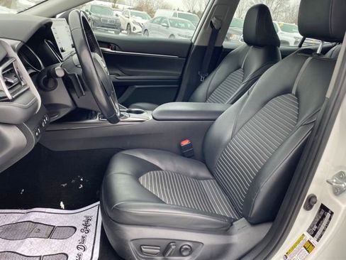 Used 2023 Toyota Camry SE image 13