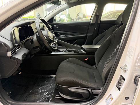 Used 2021 Hyundai Elantra SEL FWD image 11
