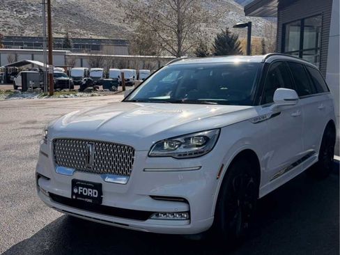 Used 2022 Lincoln Aviator Reserve w/ Equipment Group 201A AWD/4WD image 3