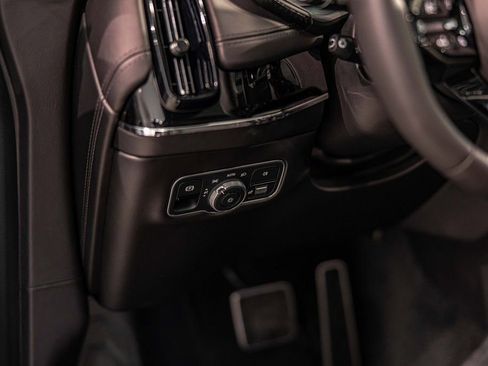 New 2026 Aston Martin DBX 707 image 22