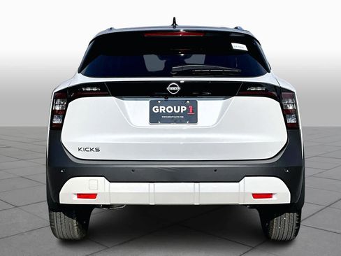 New 2026 Nissan Kicks SV image 4