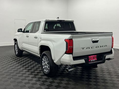 Used 2024 Toyota Tacoma Limited image 3