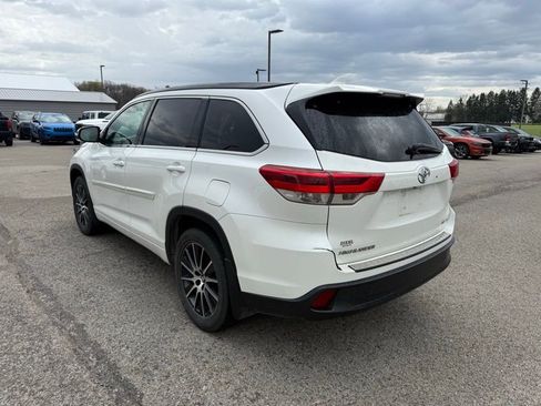 Used 2018 Toyota Highlander SE image 8