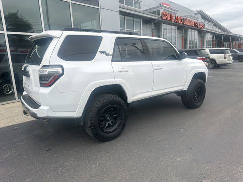 Used 2019 Toyota 4Runner TRD Off-Road image 3