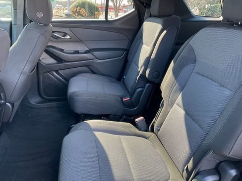 Used 2023 Chevrolet Traverse LT image 15