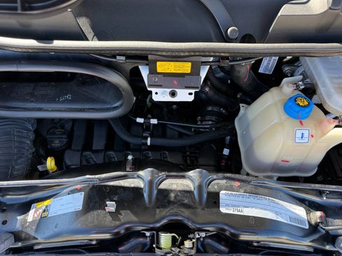 Used 2024 RAM ProMaster 2500 w/ Convenience Group image 9