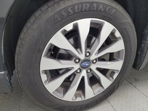Used 2018 Subaru Outback 3.6R Touring AWD/4WD image 31