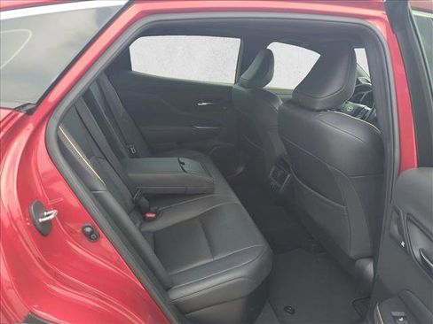 Used 2023 Toyota Crown Limited image 19