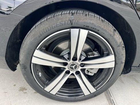 Used 2025 Mercedes-Benz C 300 Sedan image 9