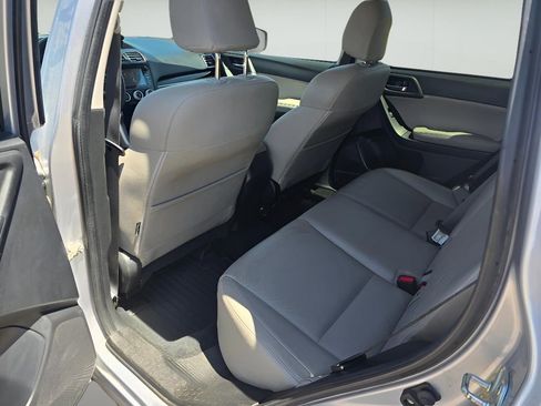 Used 2017 Subaru Forester 2.5i Limited AWD/4WD image 12