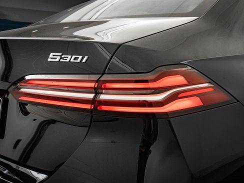 Certified 2025 BMW 530i xDrive image 9