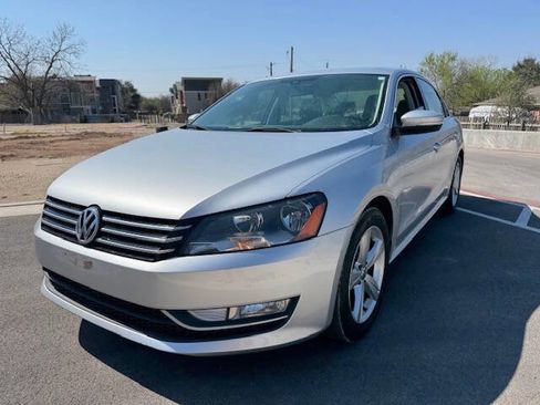Used 2015 Volkswagen Passat 1.8T Limited Edition image 3