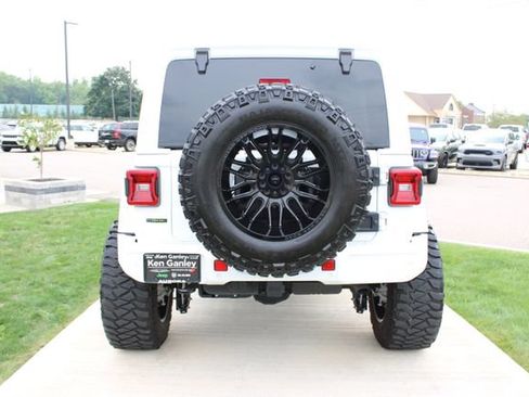 Used 2023 Jeep Wrangler Unlimited Sahara AWD/4WD image 36