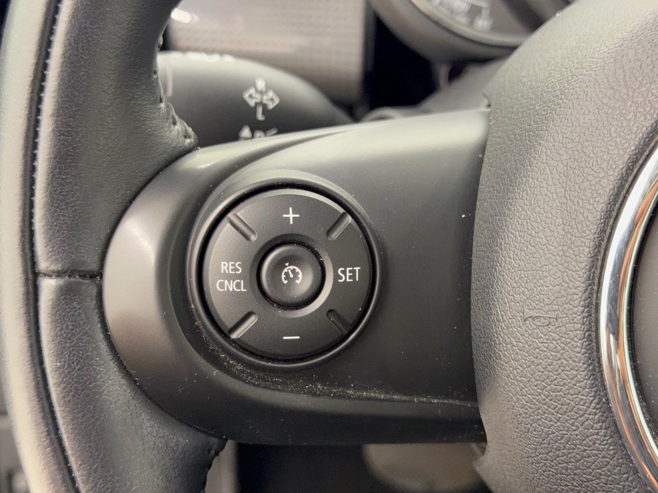 Used 2017 MINI Cooper 4-Door Hardtop FWD image 18