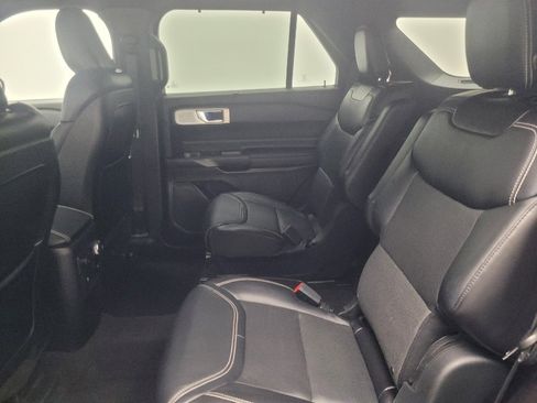 Used 2020 Ford Explorer ST w/ ST High-Performance Pack AWD/4WD image 18