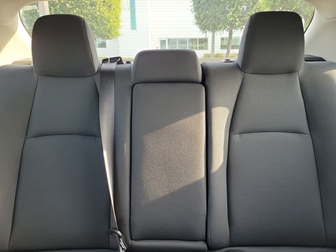 Used 2021 Toyota Corolla LE FWD image 21