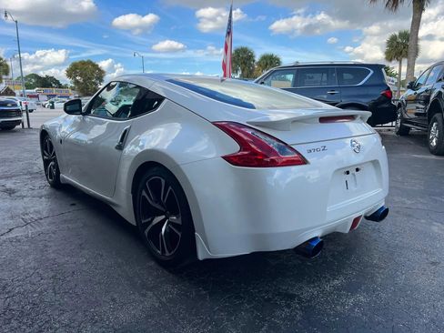 Used 2017 Nissan 370Z Coupe RWD image 7