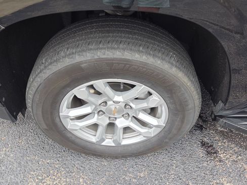 Used 2025 Chevrolet Tahoe LT AWD/4WD image 19