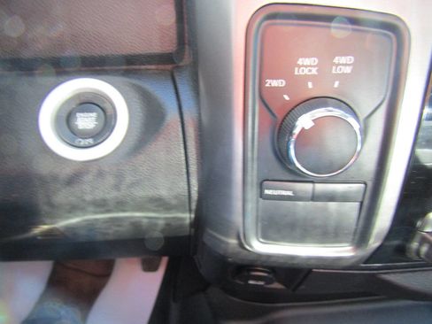 Used 2018 RAM 2500 Laramie w/ Sport Appearance Group image 17