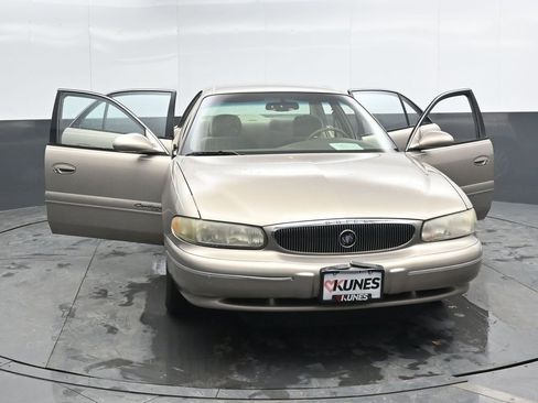 Used 2000 Buick Century Custom w/ Premium Opt Pkg image 42