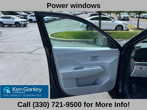 Used 2025 Hyundai Kona Limited AWD/4WD image 25
